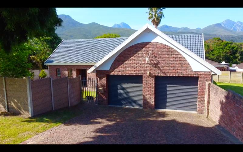 3 Bedroom Property for Sale in Twee Rivieren Western Cape